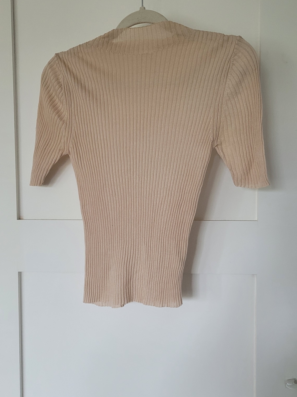 St. Agni Short-Sleeve Ribbed Knit Top in Light Beige